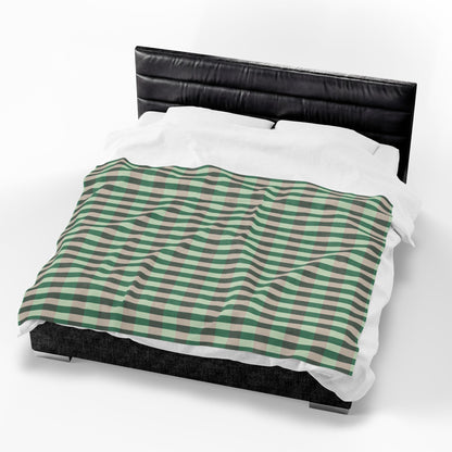Green Plaid Velveteen Plush Blanket — Soft Cozy Throw for Living Room & Cabin