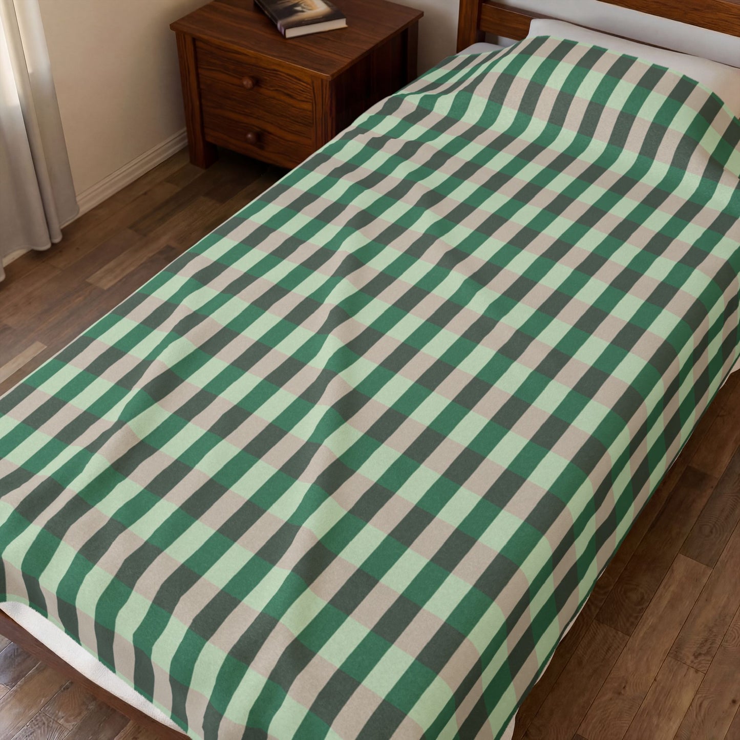 Green Plaid Velveteen Plush Blanket — Soft Cozy Throw for Living Room & Cabin